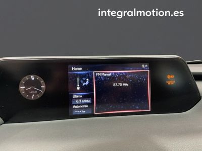lexus-ux-2-0-250h-business-17 Thumbnail