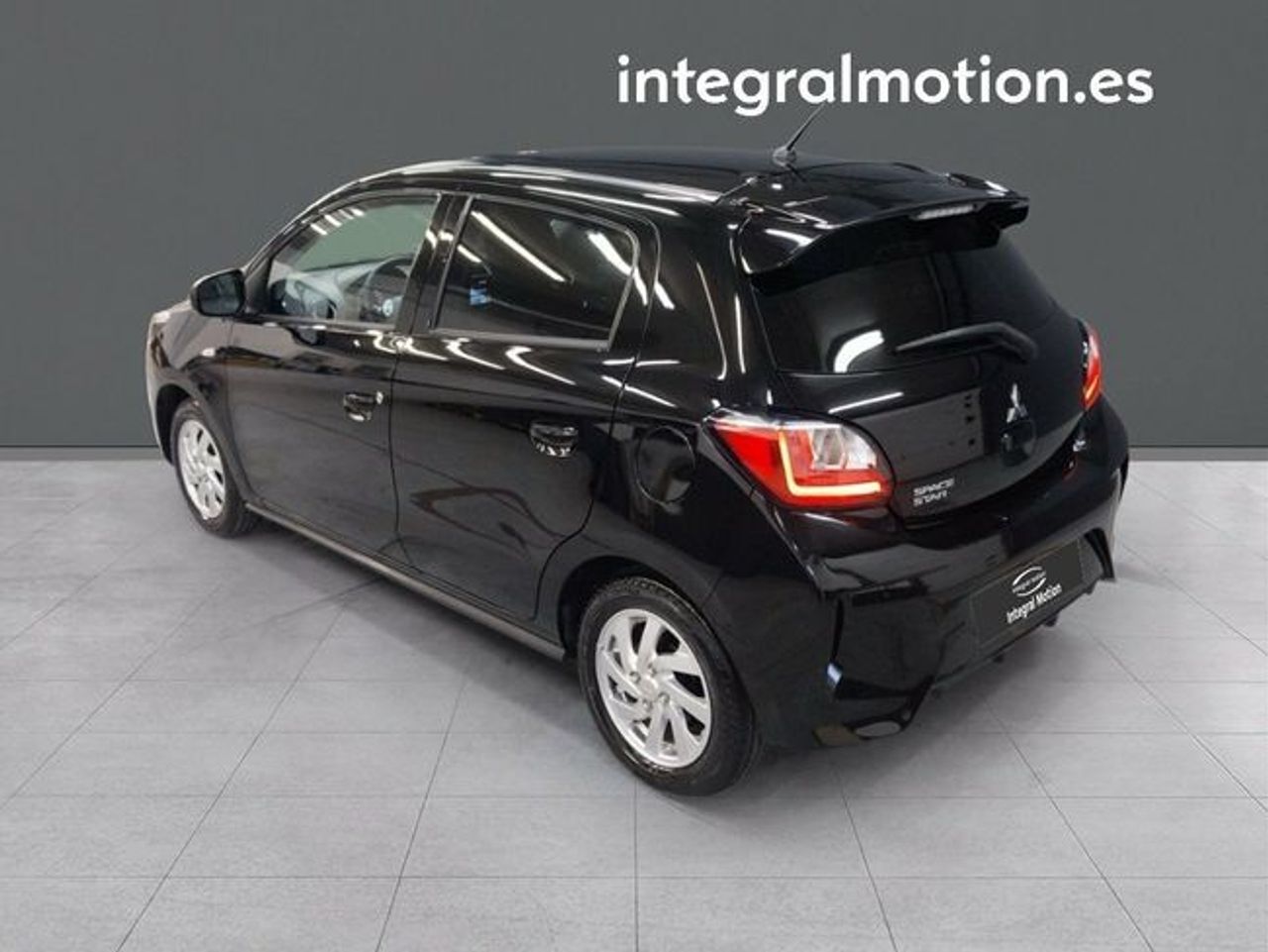 mitsubishi space star 2024 / foto grande (3)