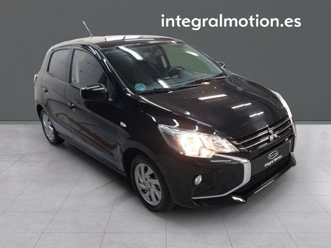 mitsubishi space star 2024 / foto grande (2)