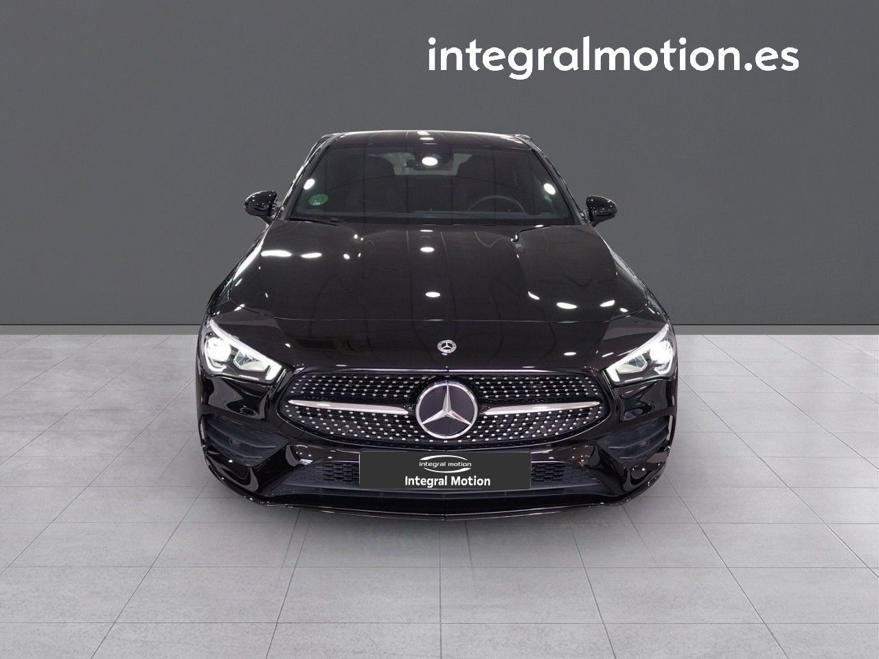 Furgoneta con ayudantes  de segunda mano - mercedes cla 2023 /