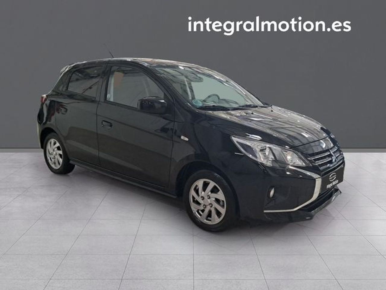 mitsubishi space star 2024 / foto grande (2)