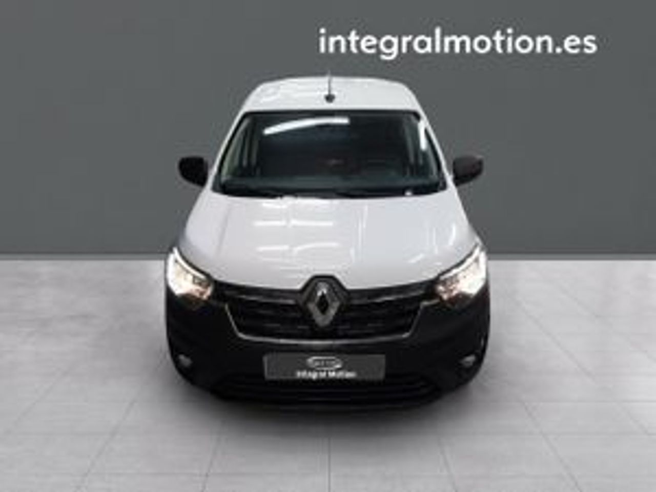 Furgoneta con ayudantes  de segunda mano - renault express 2024 /