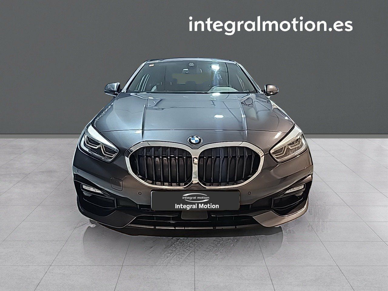 Furgoneta con ayudantes  de segunda mano - bmw serie 1 2020 /