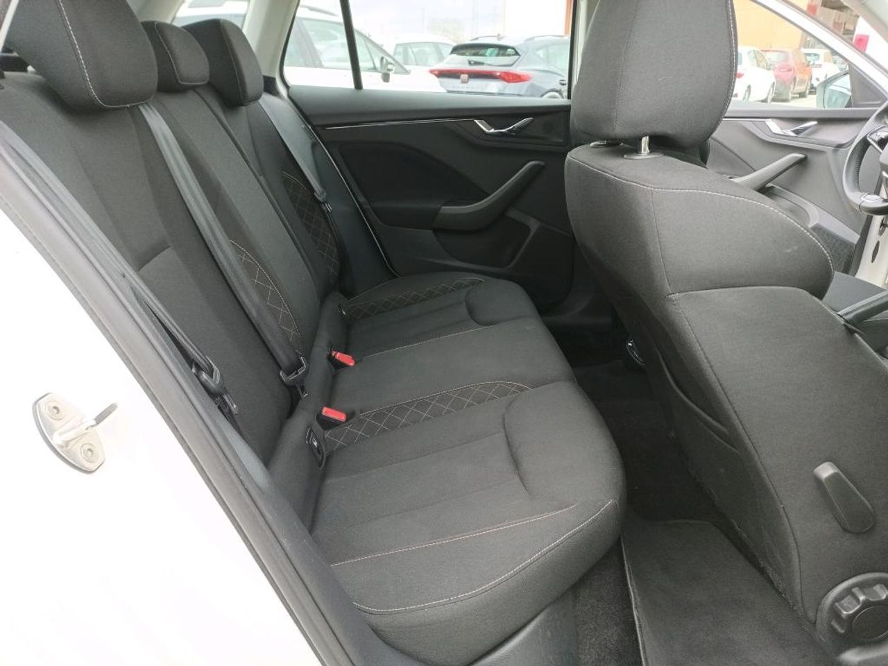 skoda kamiq 2021 / foto grande (2)
