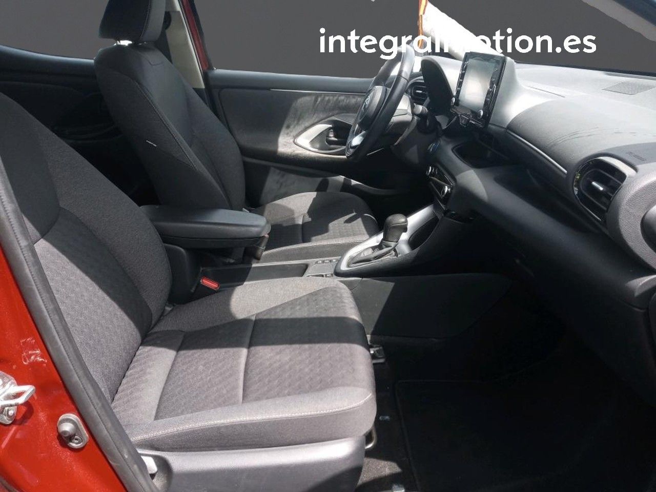 toyota yaris 2021 / foto grande (3)