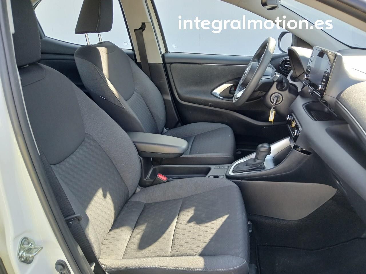 toyota yaris 2021 / foto grande (3)