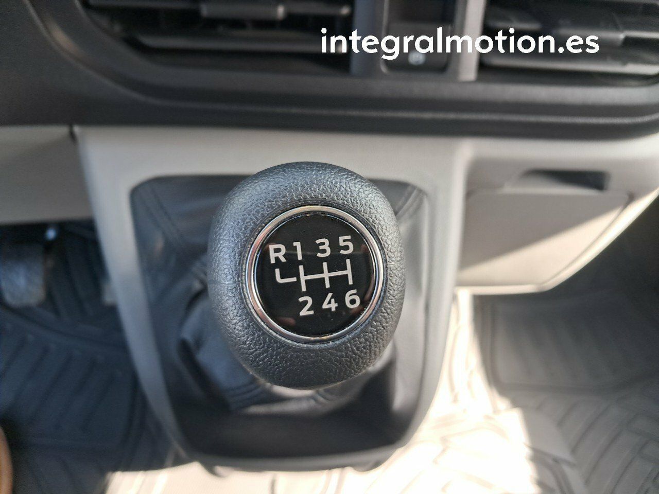 ford transit custom 2024 / foto grande (2)