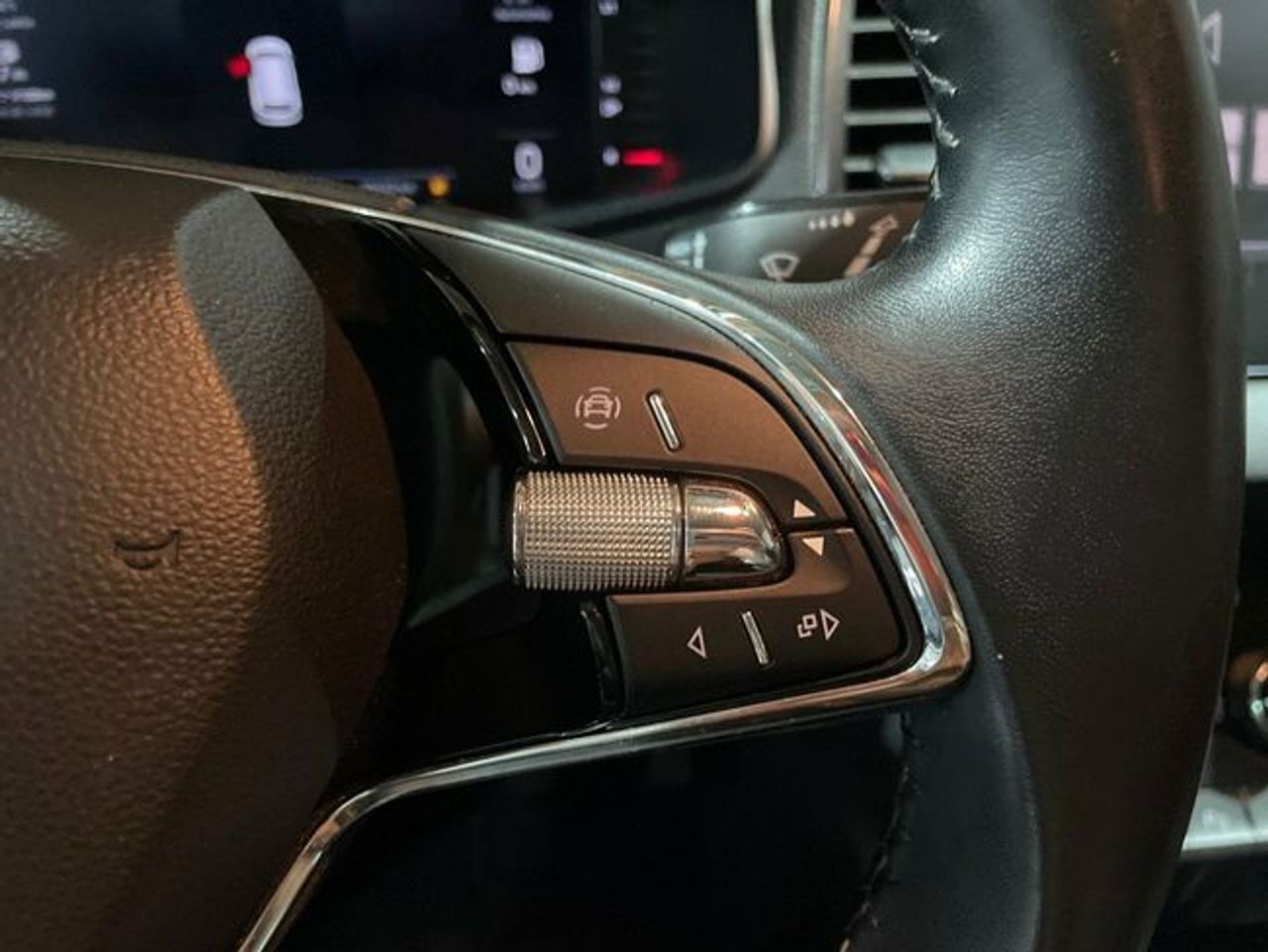 skoda karoq 2022 / foto grande (3)