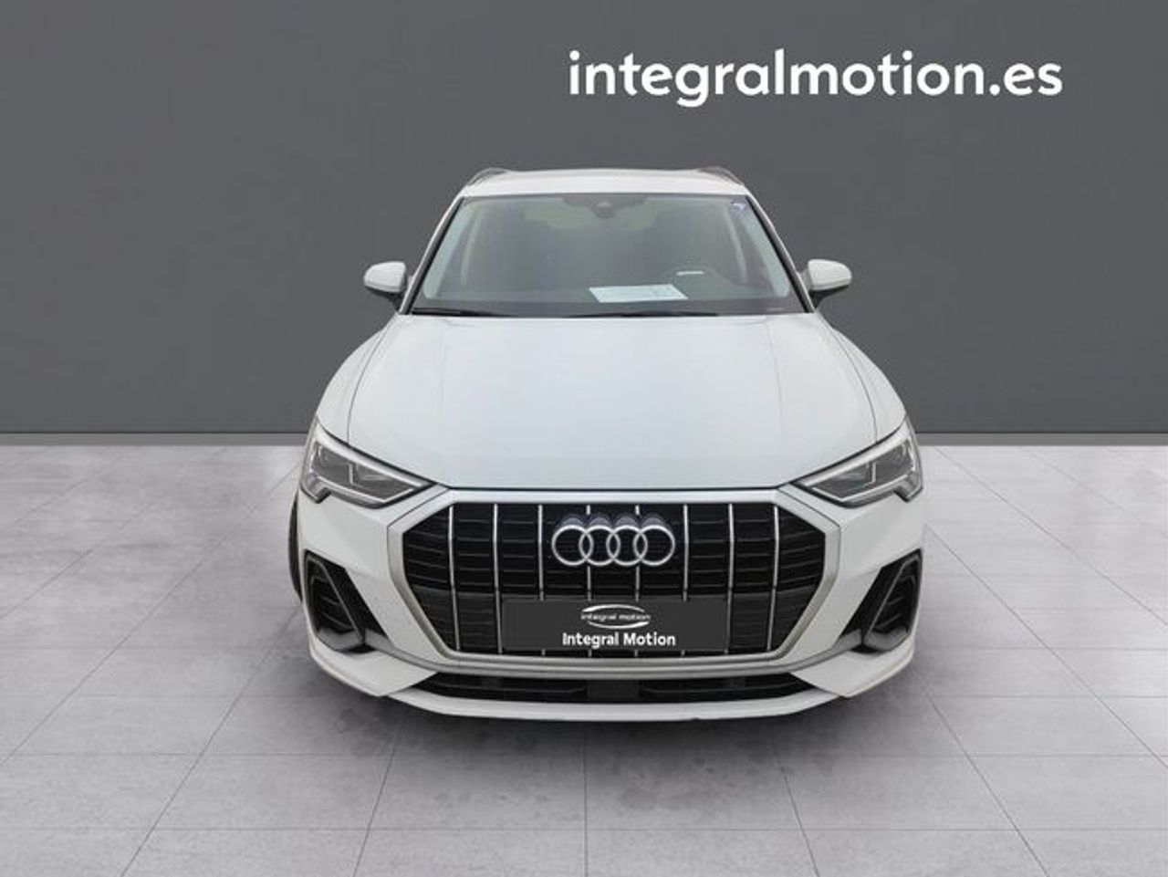 audi q3 2021 /