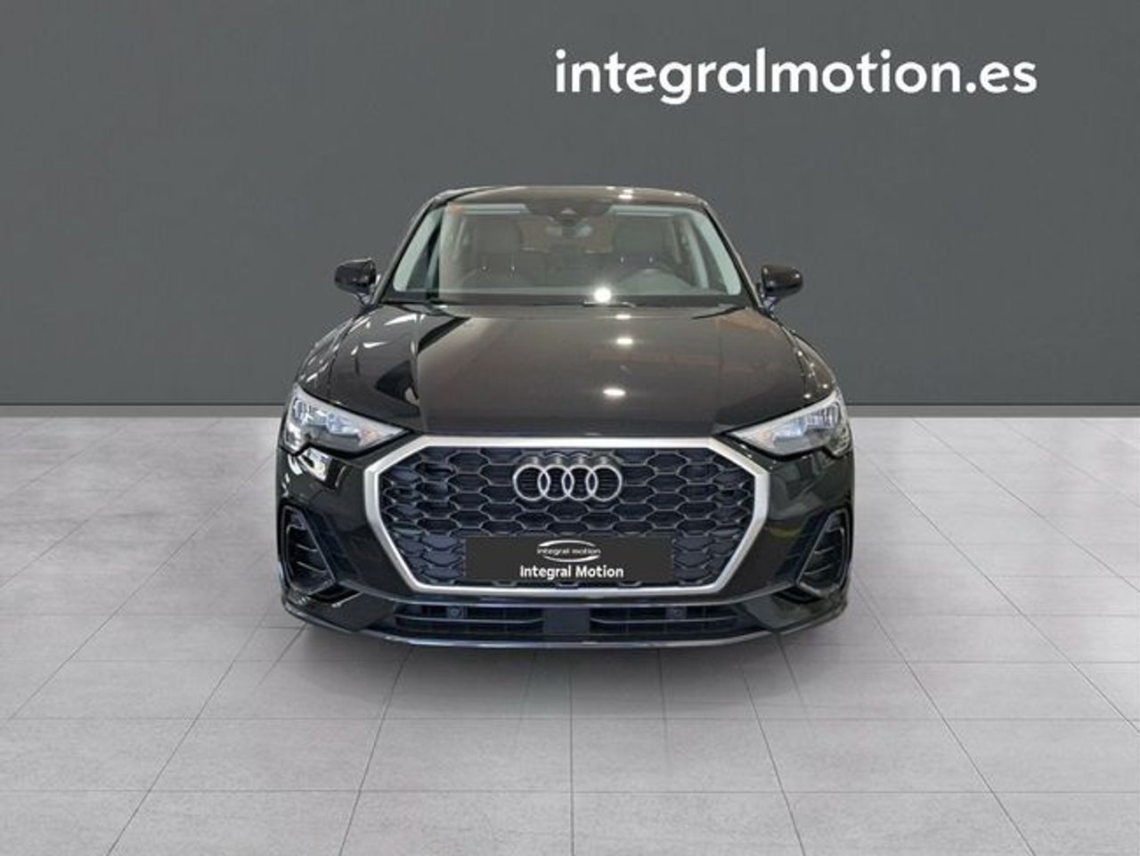 audi q3 2021 /