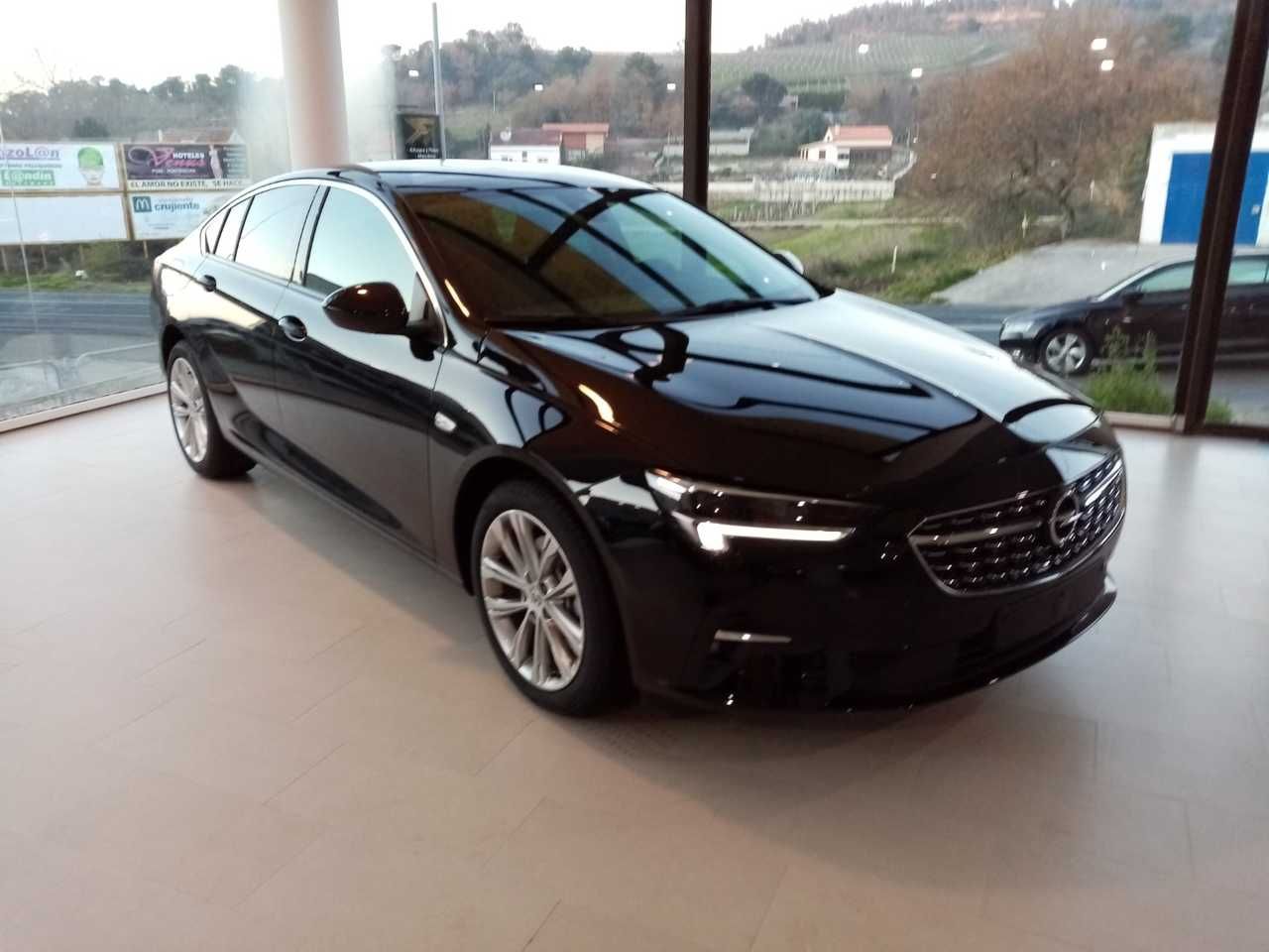 Foto opel insignia  2020 /
