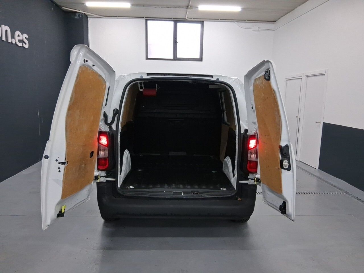 Peugeot Partner 1.5 HDI FURGON 100CV - foto 6