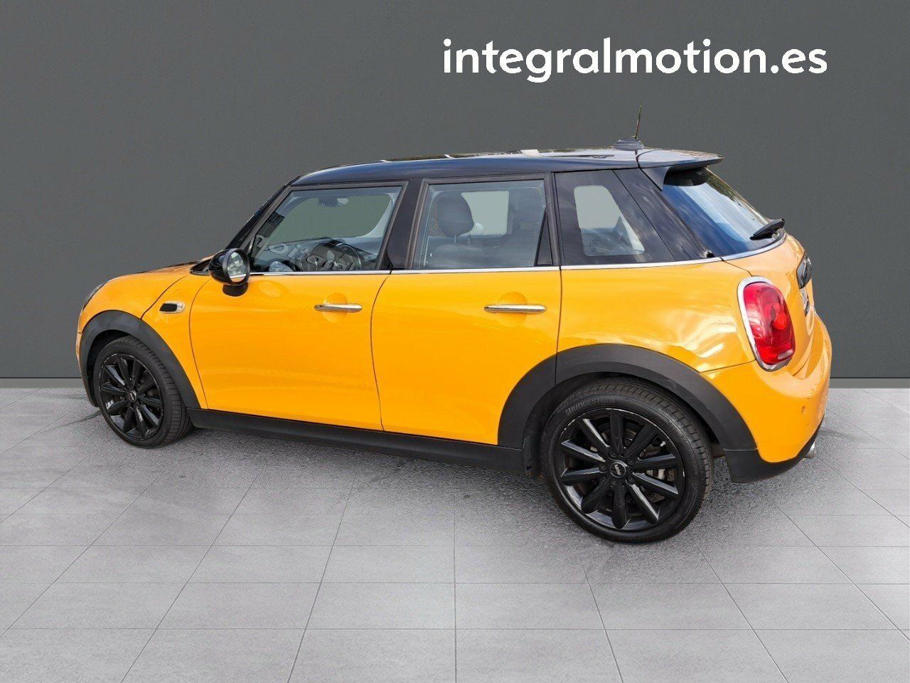 MINI MINI COOPER D 5 DOORS64238154910723124
