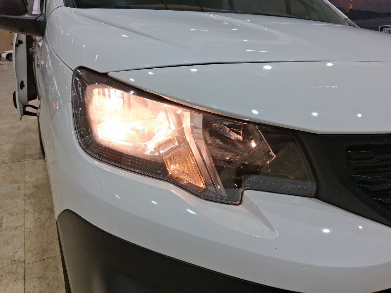 Peugeot Partner 4x4 Premium Long 600kg furgón derivado de tu - foto 18