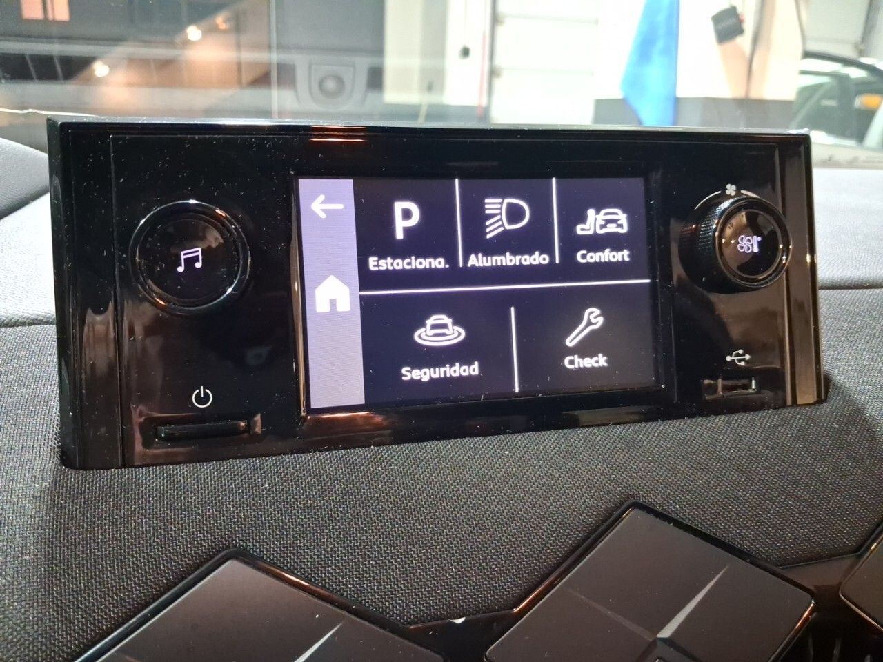 DS DS 3 BlueHDi 96 kW Auto BE CHIC - foto 16