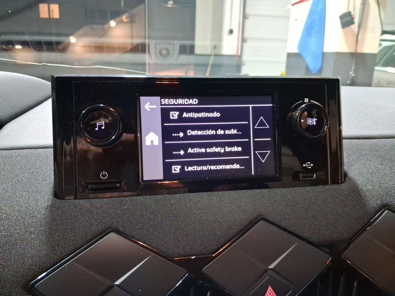 DS DS 3 BlueHDi 96 kW Auto BE CHIC - foto 15