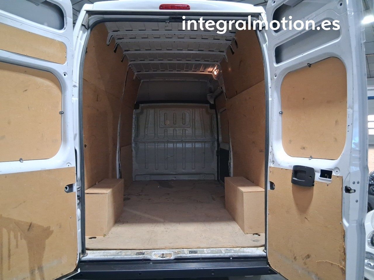 Citroën Jumper BlueHDi 103KW (140CV) Furgón 35L3H3 - foto 5