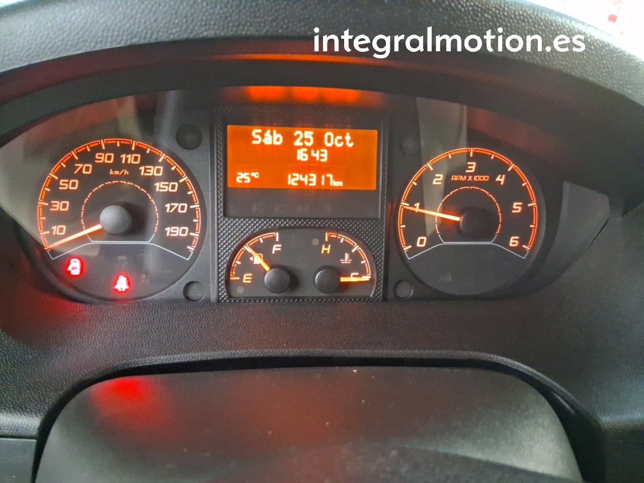 Citroën Jumper BlueHDi 103KW (140CV) Furgón 35L3H3 - foto 8