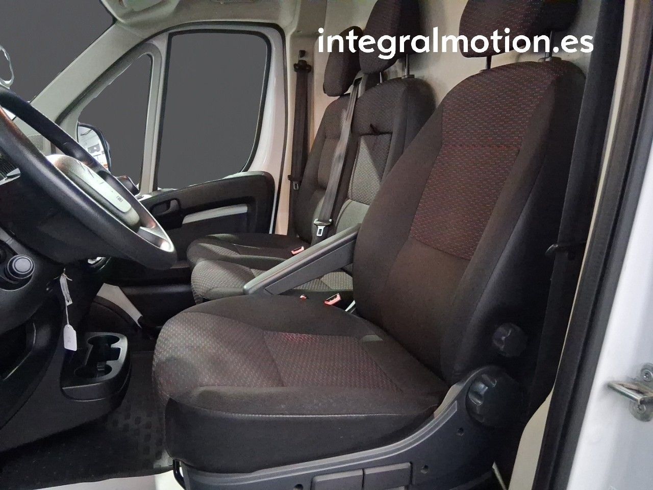 Citroën Jumper BlueHDi 103KW (140CV) Furgón 35L3H3 - foto 6