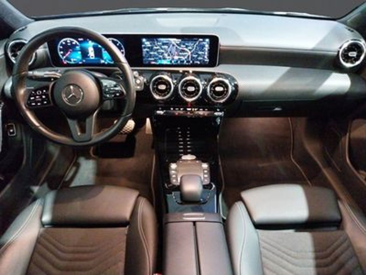 Mercedes Clase A Sedán A 180 d - foto 6