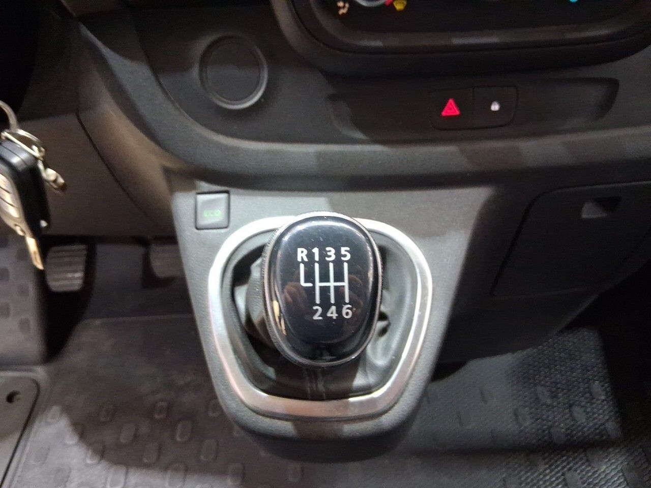 Renault Trafic Furgón 2.0 120 CV (88 kW) - foto 12