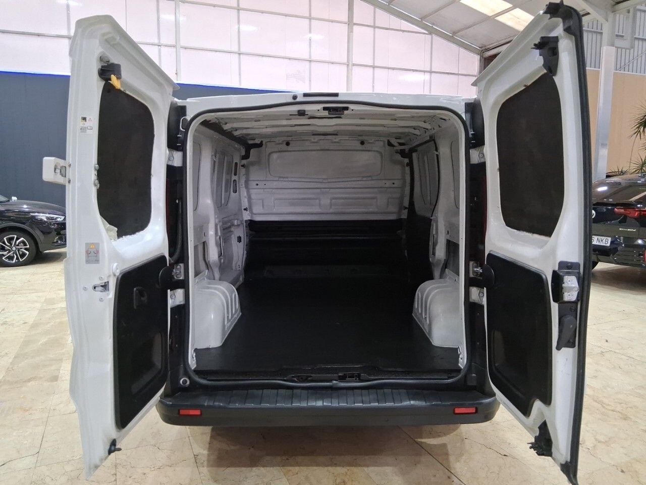 Renault Trafic Furgón 2.0 120 CV (88 kW) - foto 6