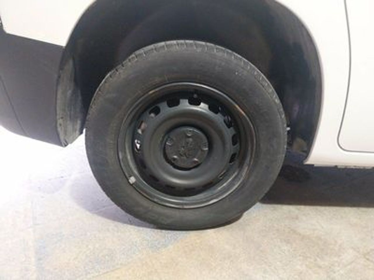 Peugeot Partner 1.5 HDI FURGON 100CV - foto 17