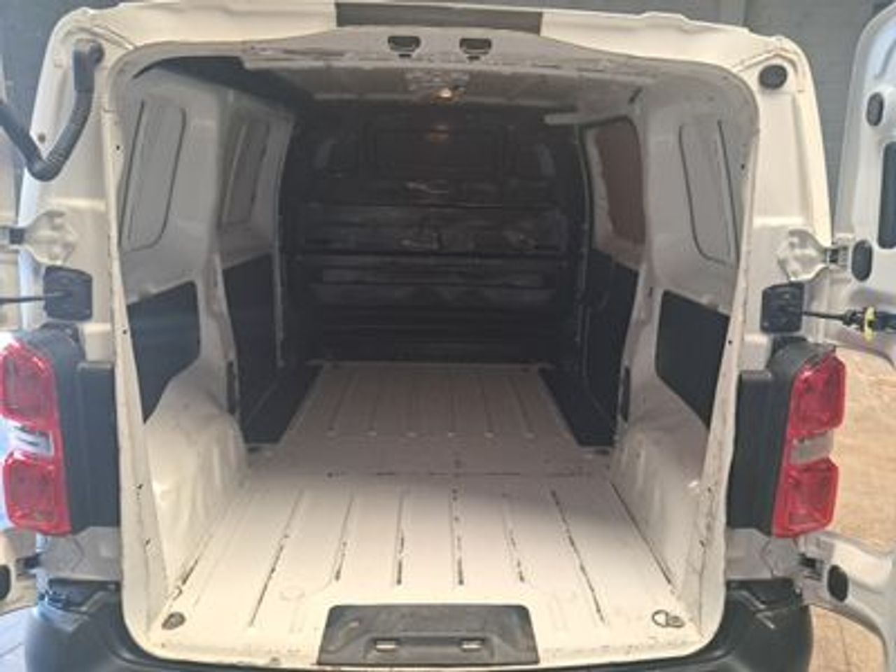 Peugeot Expert 1.5 HDI FURGON 120CV - foto 5