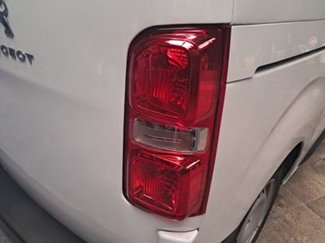 Peugeot Expert 1.5 HDI FURGON 120CV - foto 16