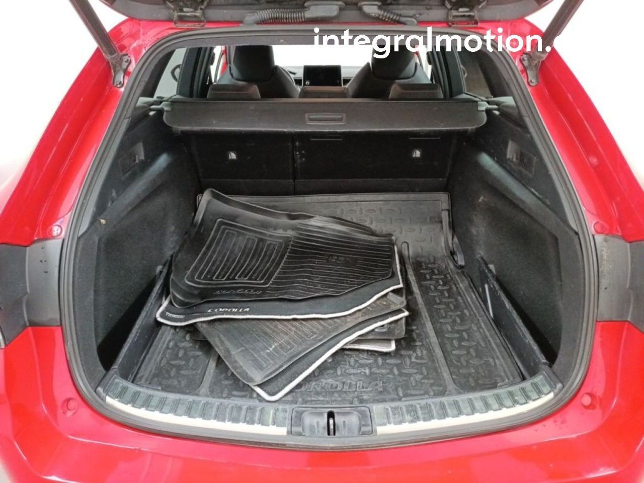 Toyota Corolla 1.8 125H STYLE E-CVT TOURING SPORT - foto 13