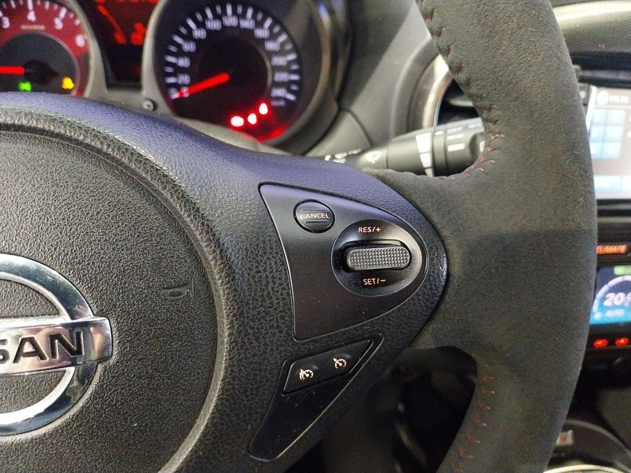 Nissan Juke 1.6 DIG-T 218 CV NISMO RS 4X2 - foto 12