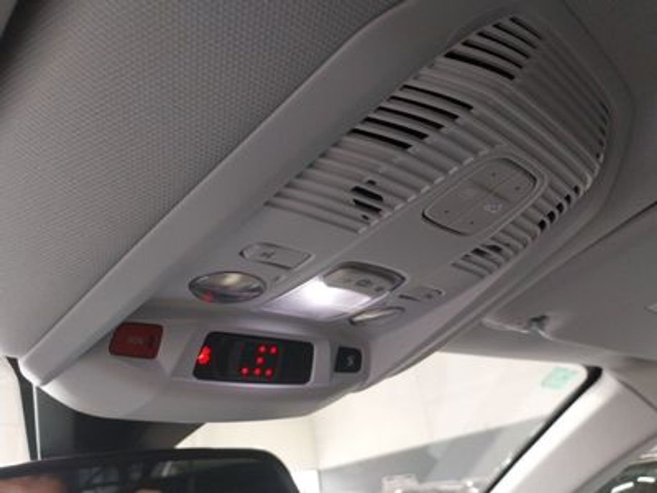 Peugeot 5008 GT-Line BlueHDi 96kW (130CV) S&S EAT8 - foto 18