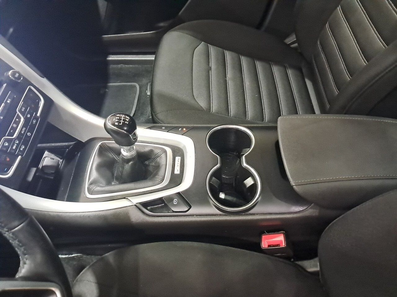 Ford Mondeo 1.5 TDCi 88kW Business SportBreak - foto 22