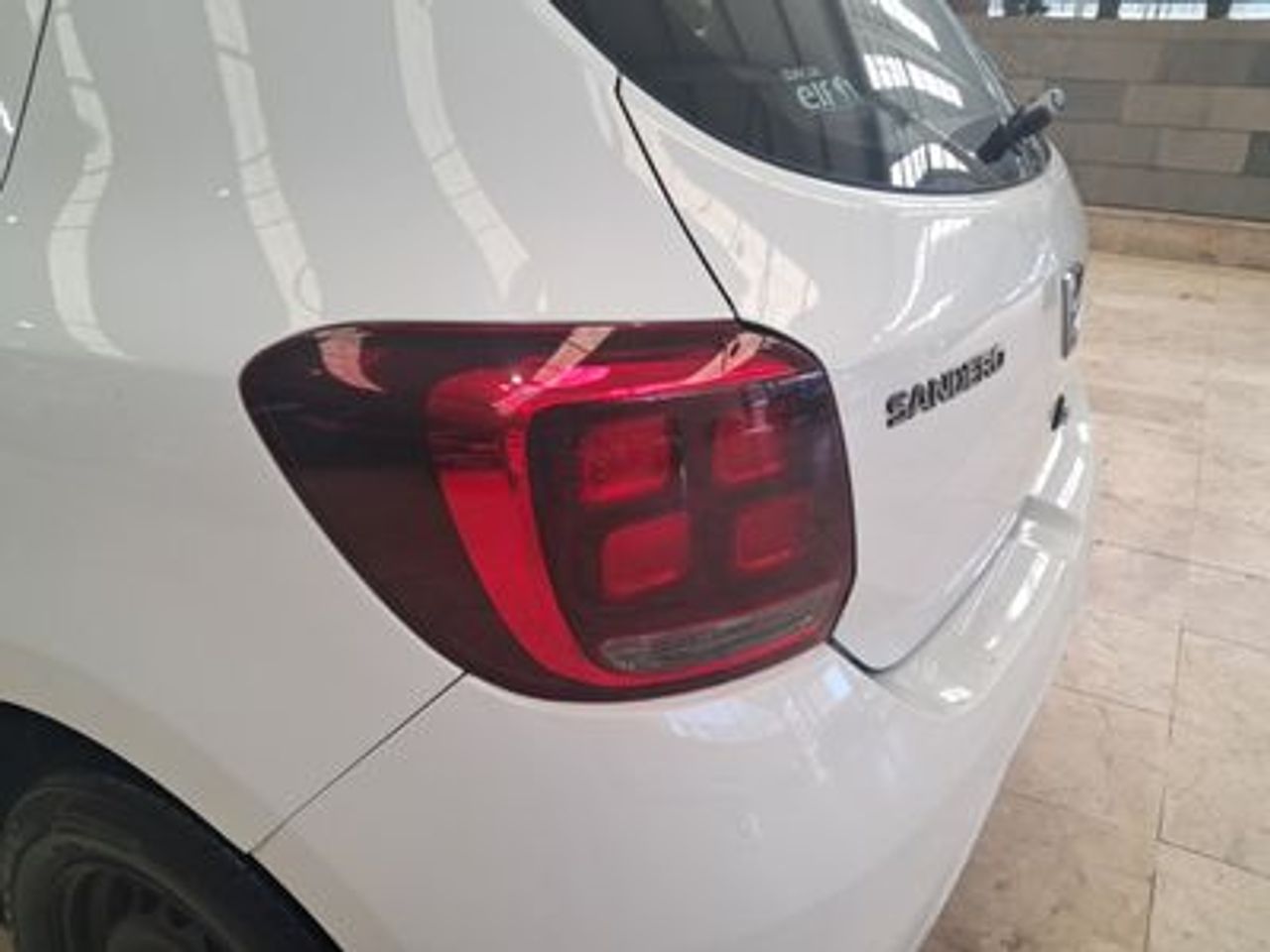 Dacia Sandero Laureate 1.0 54kW (73CV) - foto 24