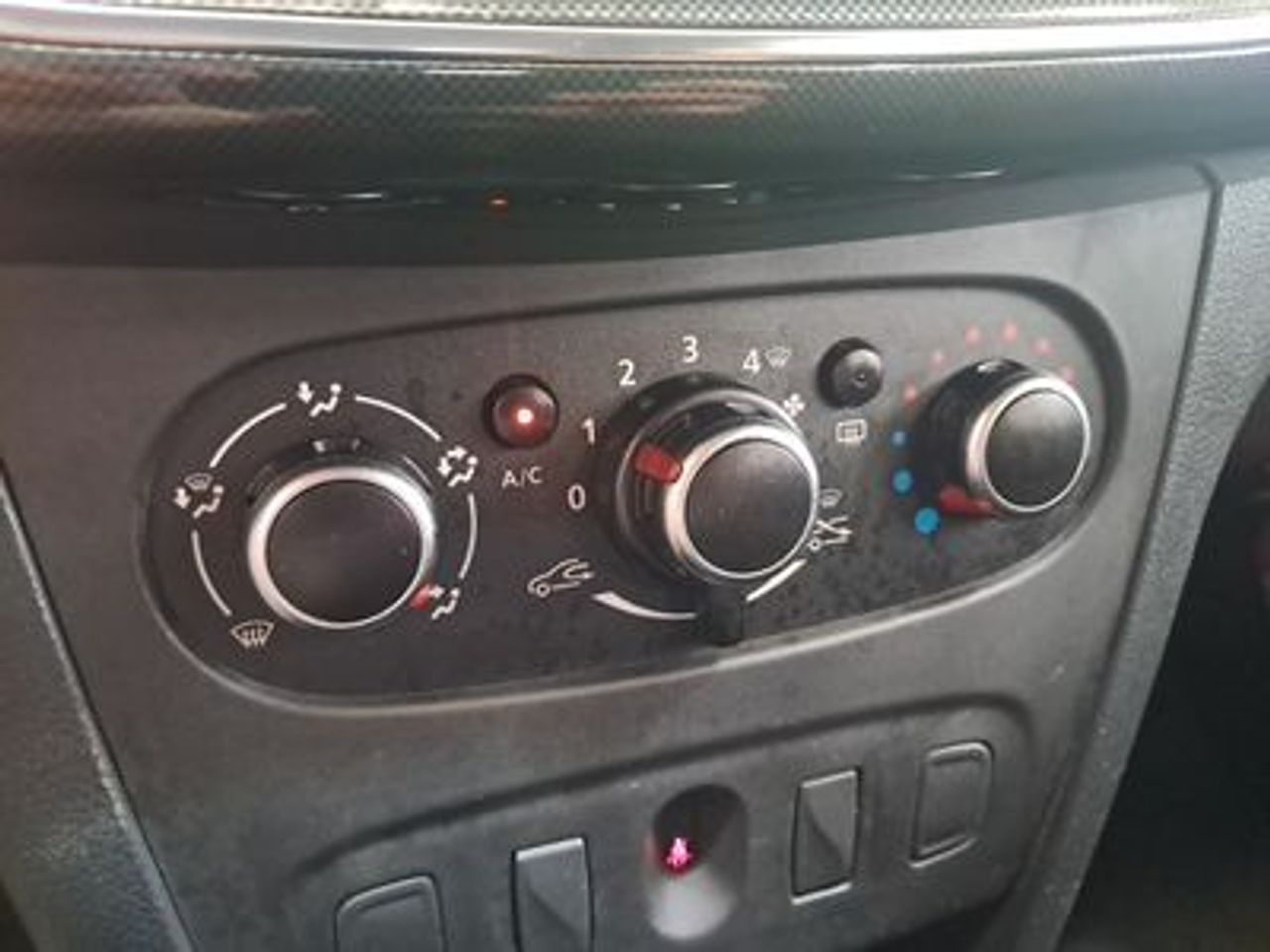 Dacia Sandero Laureate 1.0 54kW (73CV) - foto 13