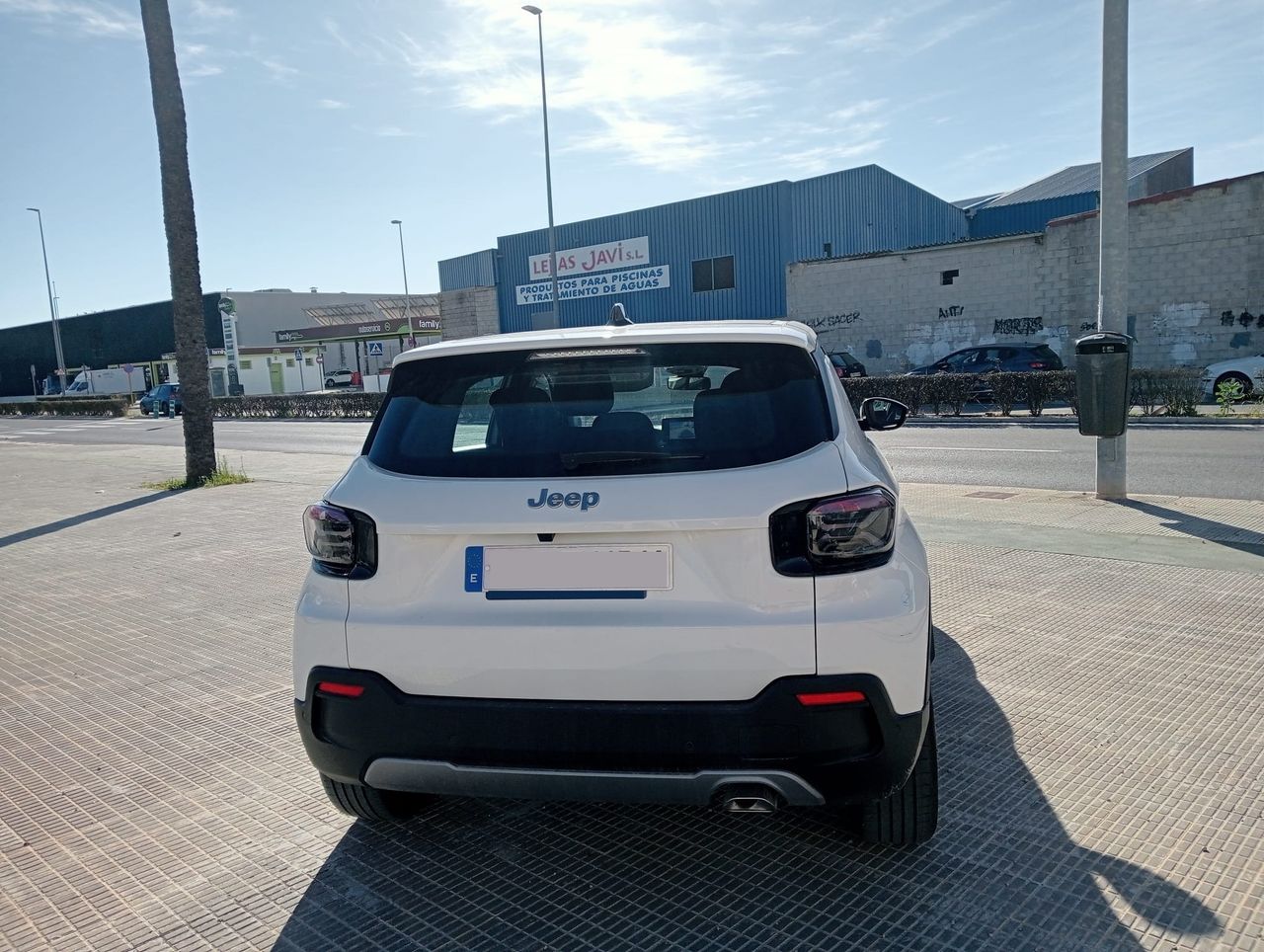jeep avenger 2024 / foto grande (3)