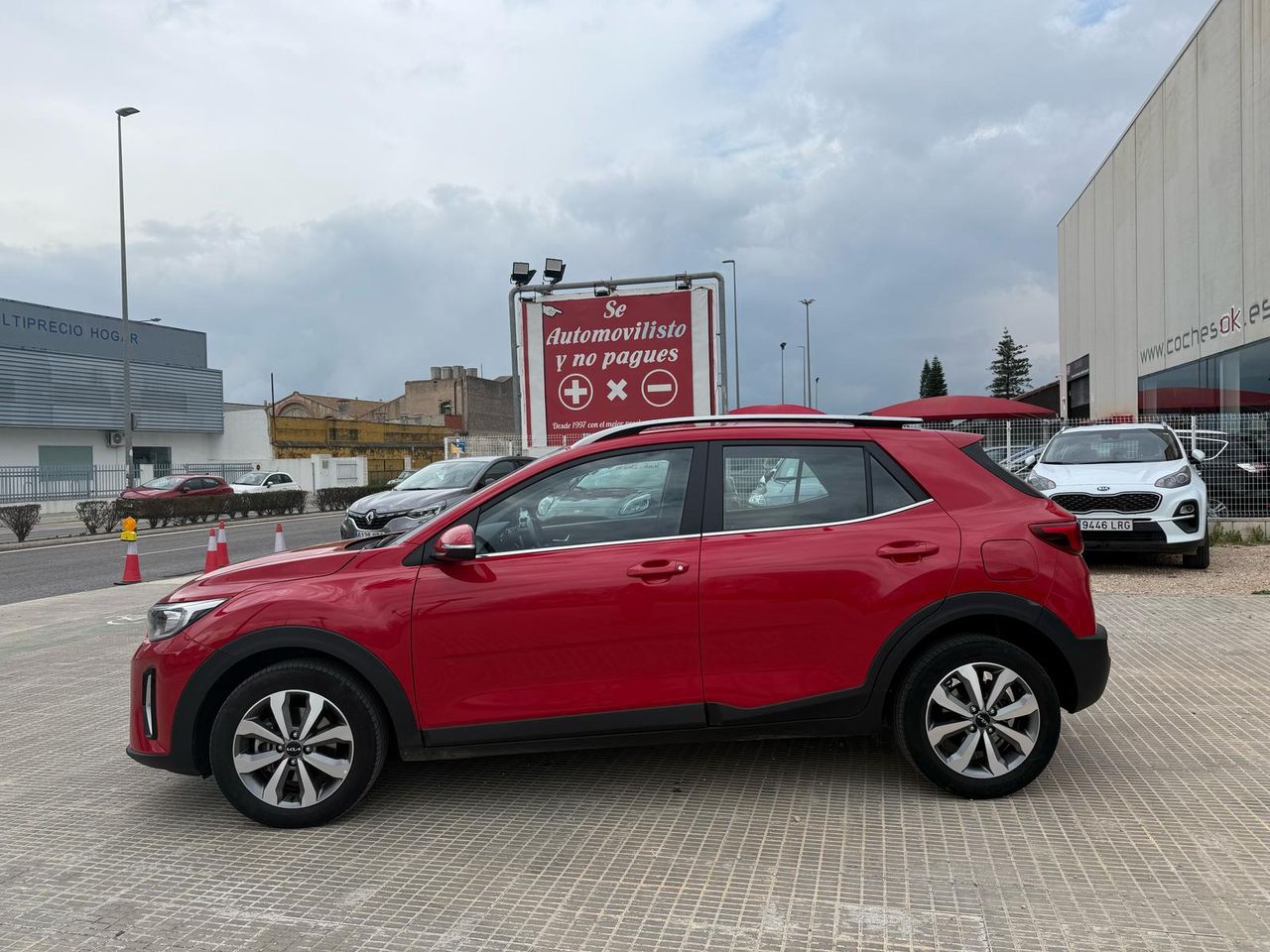 kia stonic 2024 / foto grande (3)