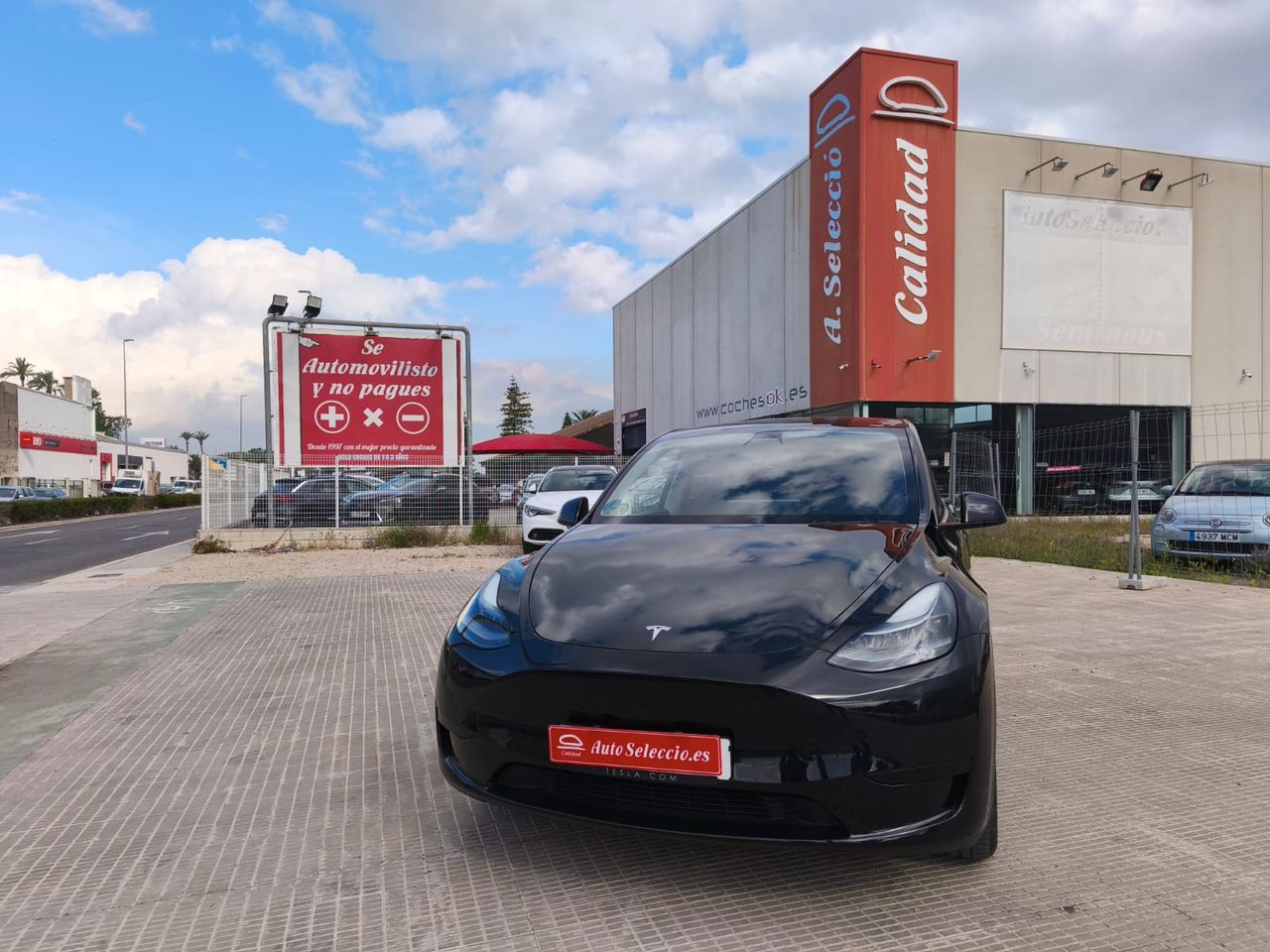 Foto tesla model y 2023 /