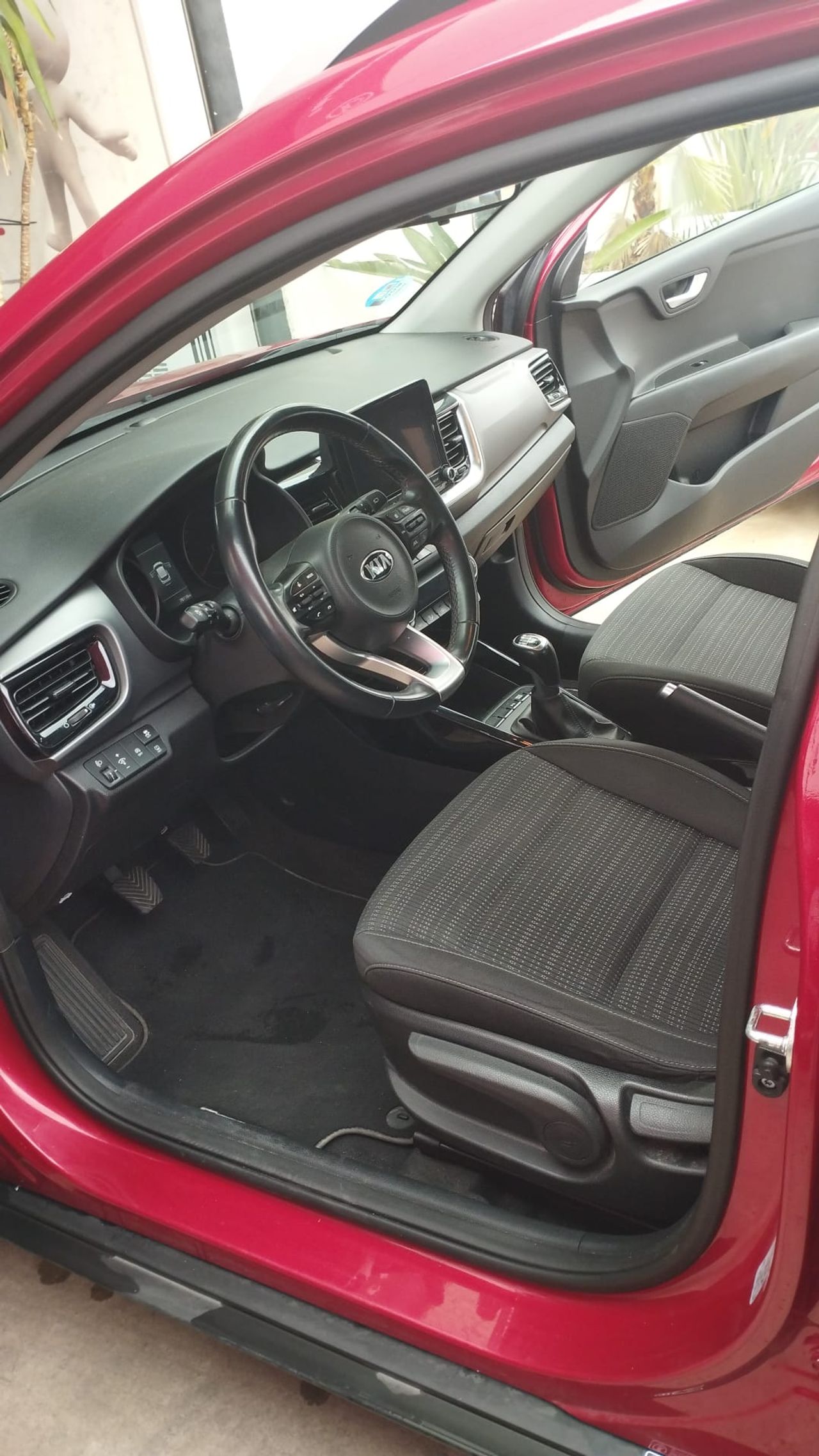 kia stonic 2021 / foto grande (2)