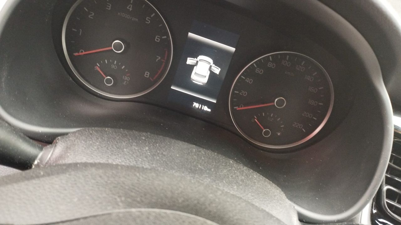 kia stonic 2021 / foto grande (3)