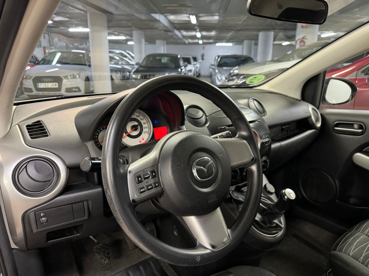 Mazda 2 1.3  - Foto 9