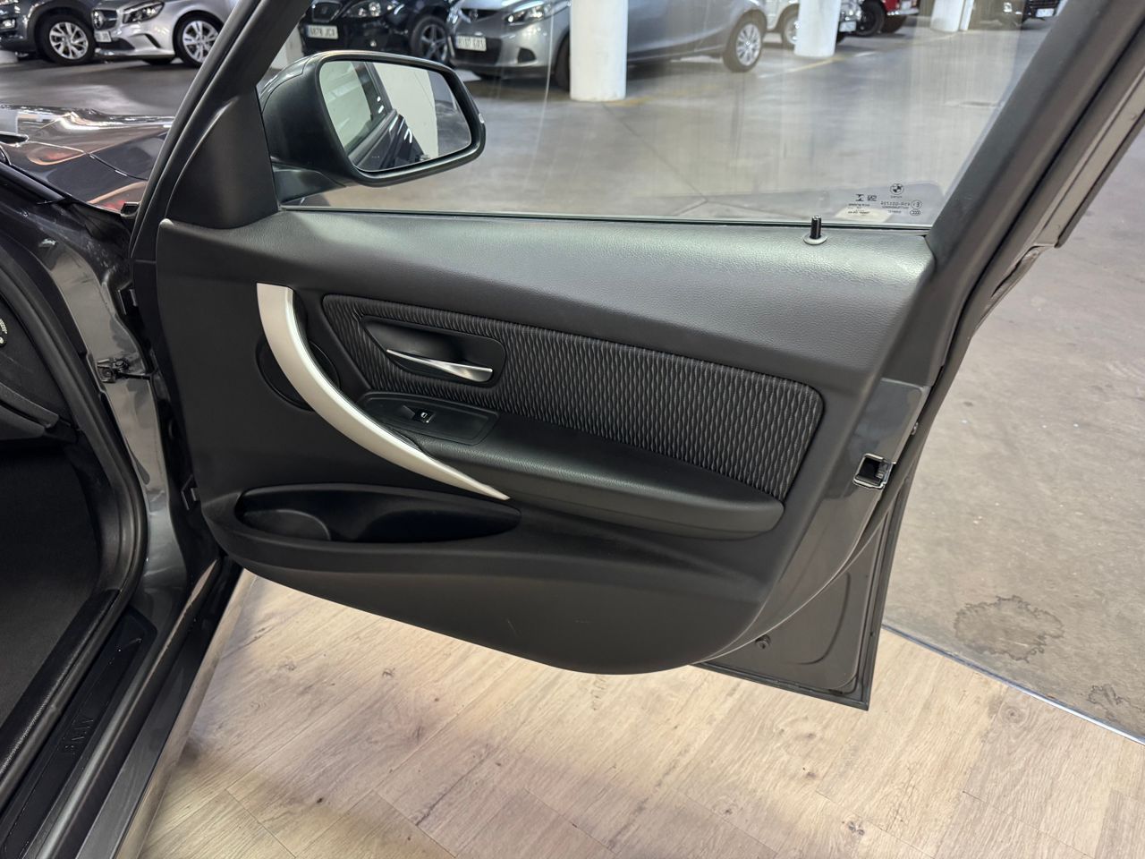 BMW Serie 3 318D  - Foto 18