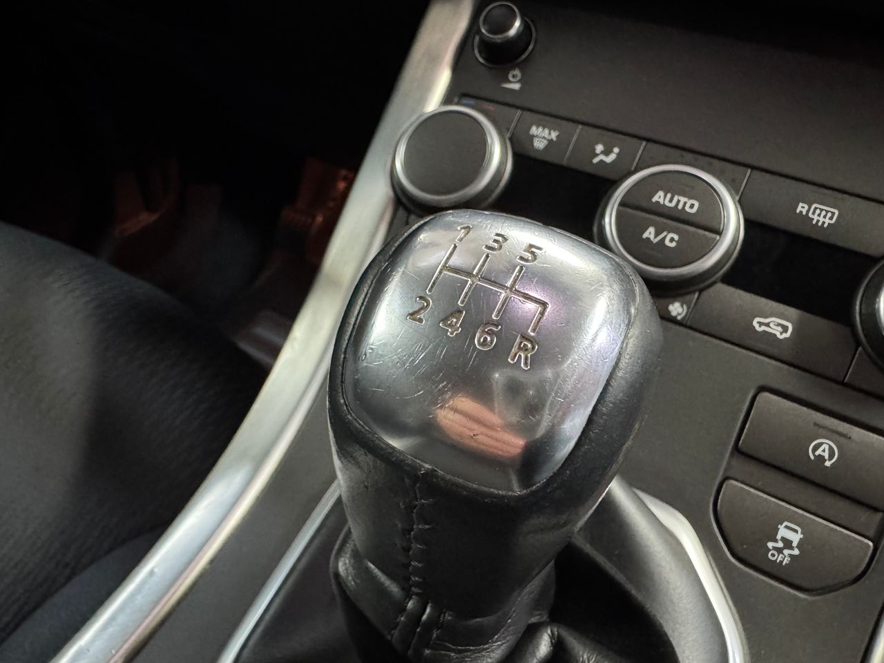 Land-Rover Range Rover Evoque 2.0eD4 Pure 2WD 150, 110kW/150 PS  - Foto 21