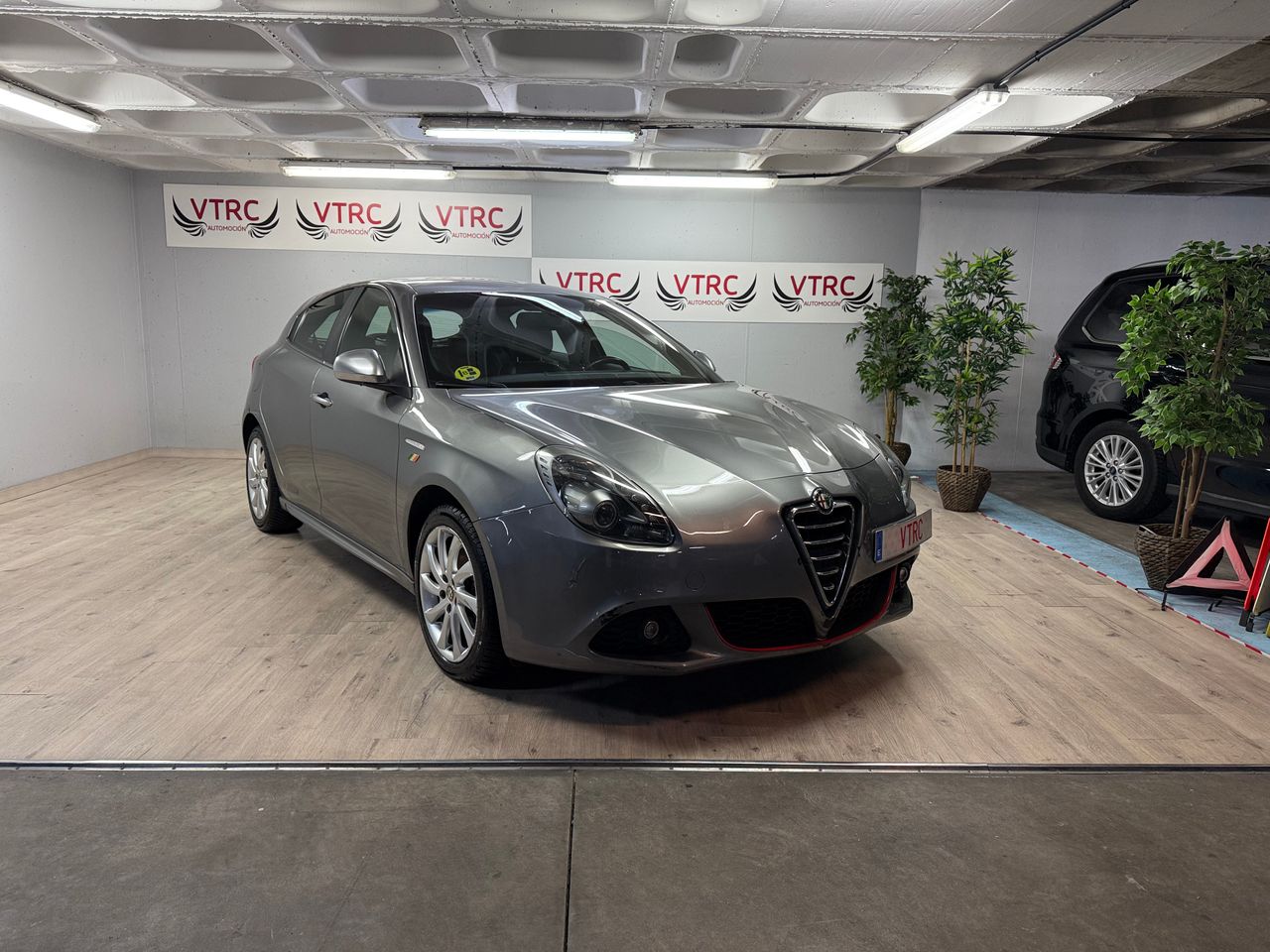 Detalles lineas cualquier  de segunda mano - alfa romeo giulietta 2013 /