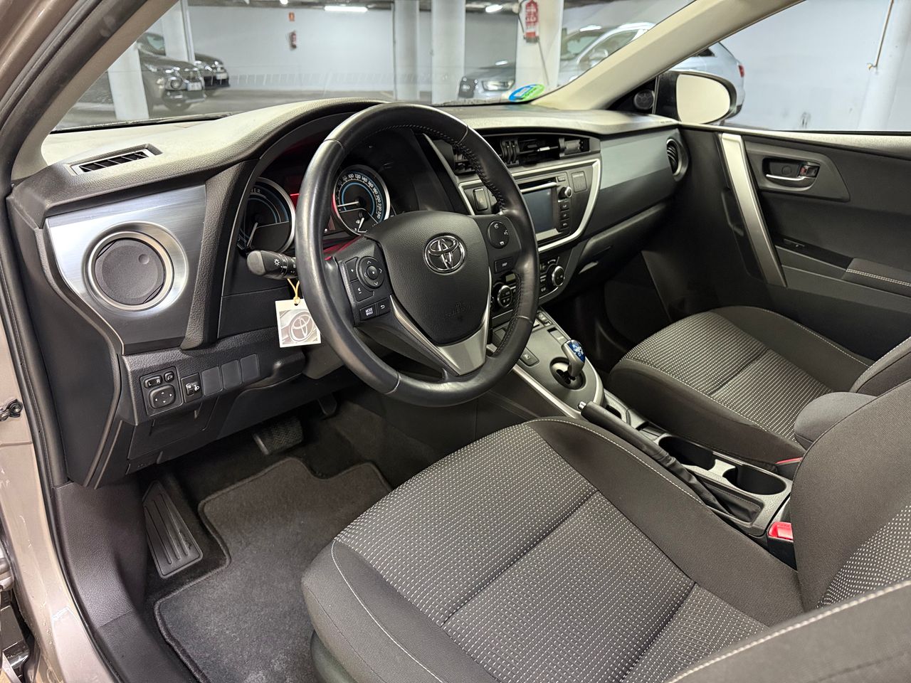 Toyota Auris Hybrid Advance  - Foto 8