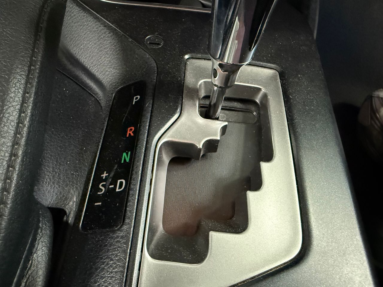 Toyota Rav4 Hybrid 4WD E-CVT  - Foto 14