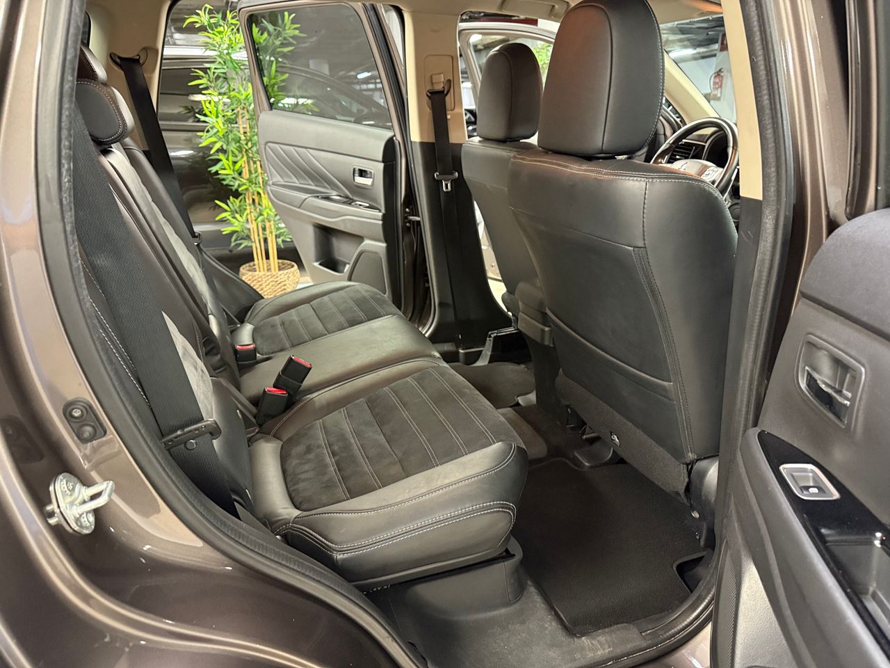 Mitsubishi Outlander plug-in híbrido OUTLANDER PHEV KAITEKI 4WD  - Foto 30