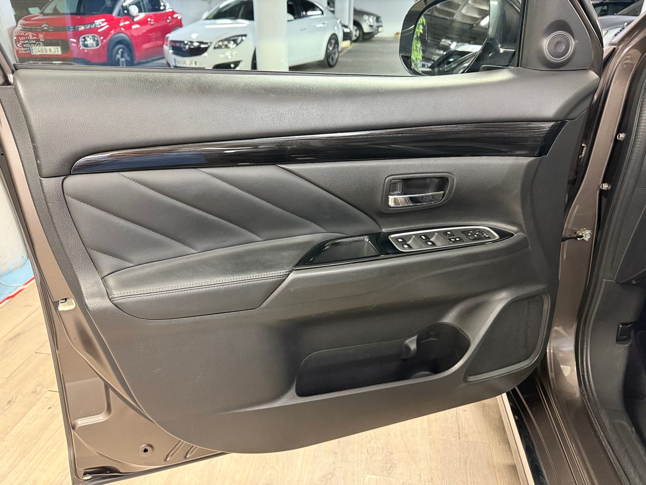 Mitsubishi Outlander plug-in híbrido OUTLANDER PHEV KAITEKI 4WD  - Foto 19