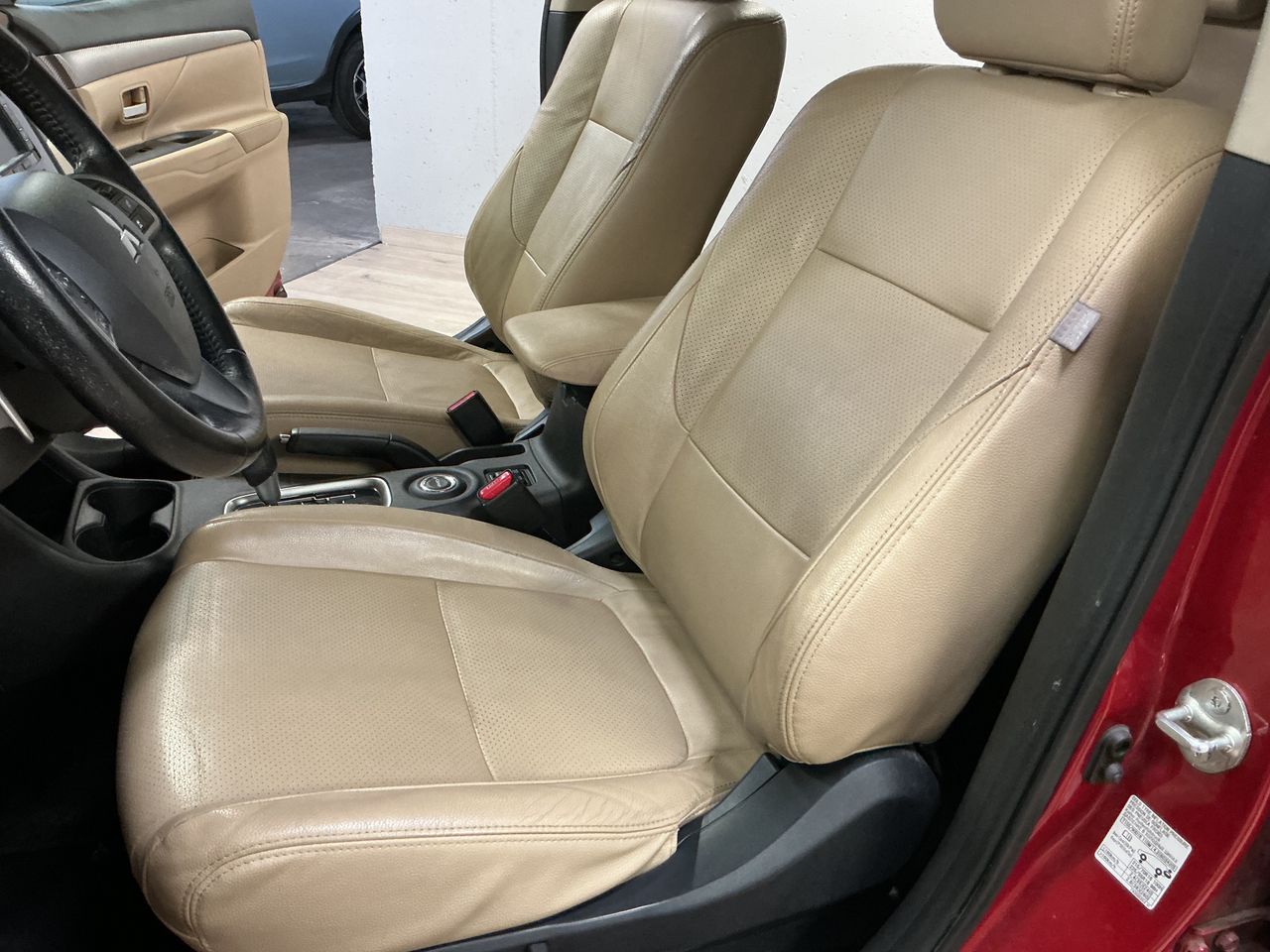 Mitsubishi Outlander 220 DID Kaiteki Auto 4WD  - Foto 22