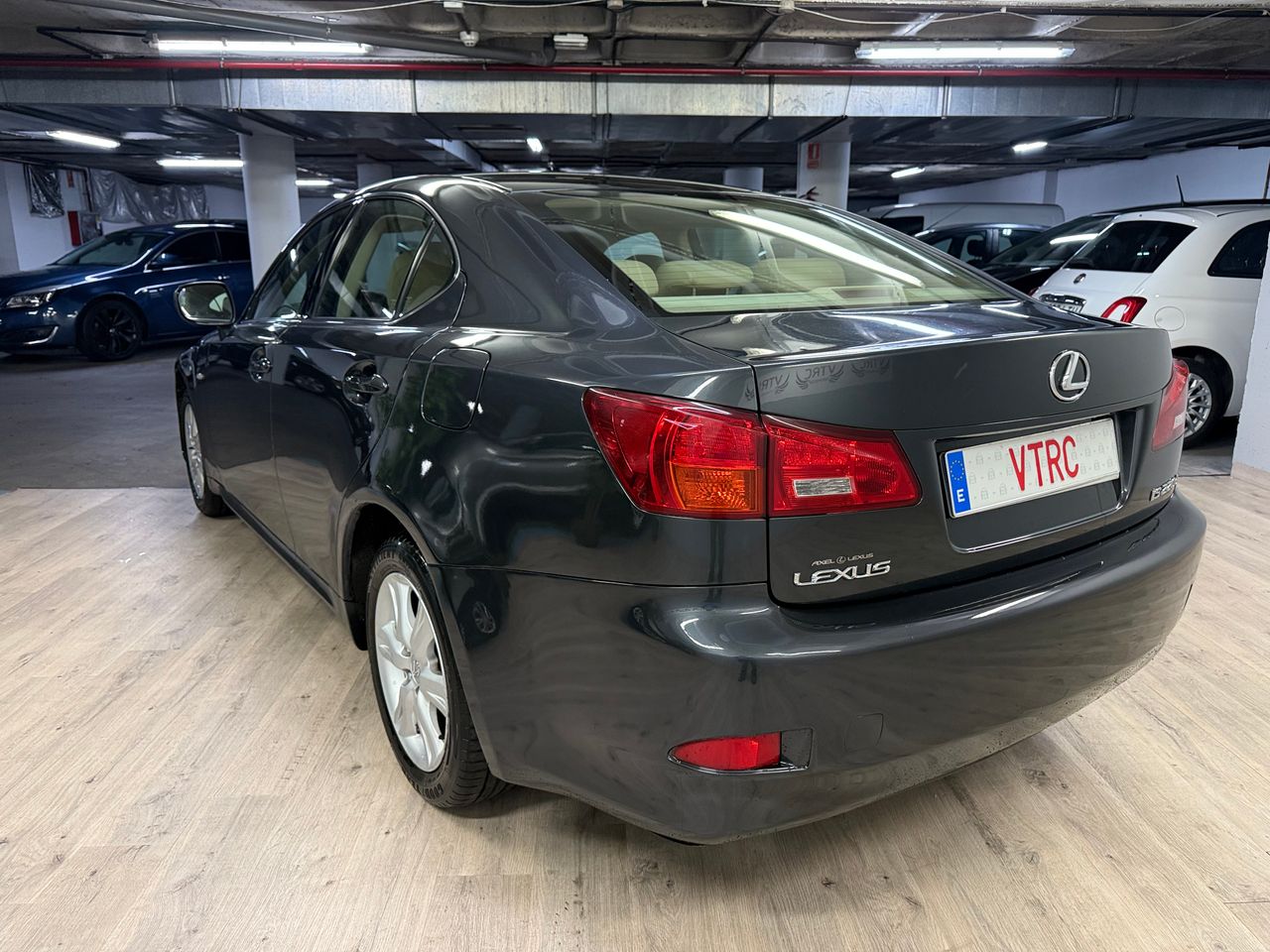 Lexus IS 220D  - Foto 17